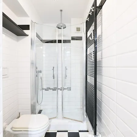 Custodi Premium Tra Navigli E Bocconi * 밀라노