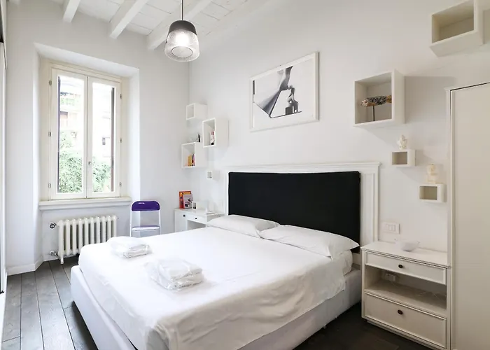 Apartment Custodi Premium Tra Navigli E Bocconi Milan